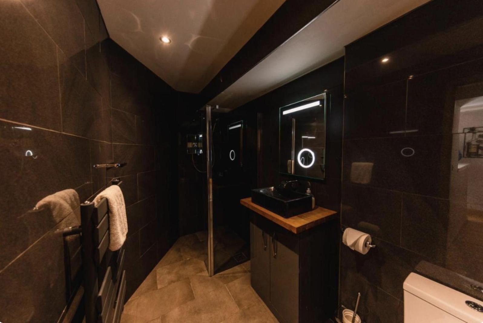Superb Luxury Apartment By Canal - Central Εδιμβούργο Εξωτερικό φωτογραφία