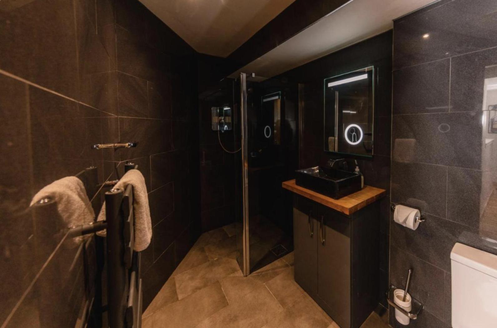 Superb Luxury Apartment By Canal - Central Εδιμβούργο Εξωτερικό φωτογραφία