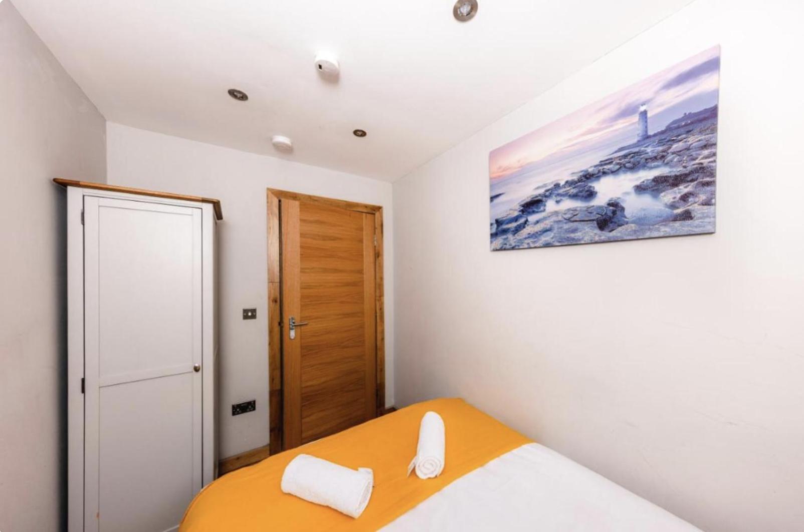 Superb Luxury Apartment By Canal - Central Εδιμβούργο Εξωτερικό φωτογραφία